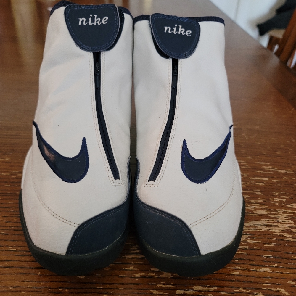 NIKE SON OF GLOVE